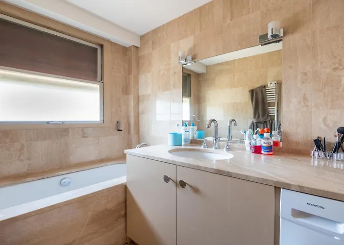 Spacious 3bd Family Auteuil